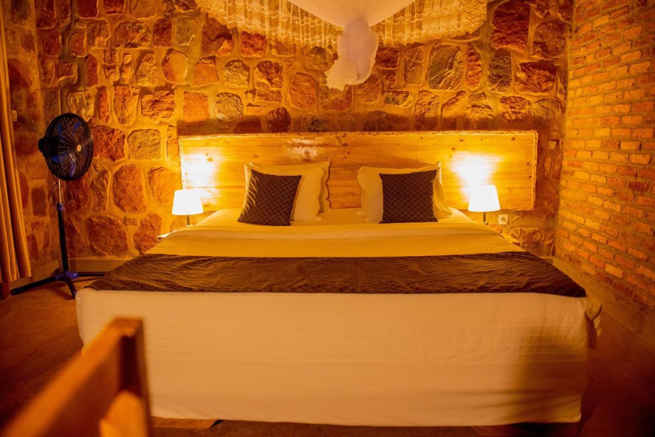 Akagera Transit Lodge Extérieur photo