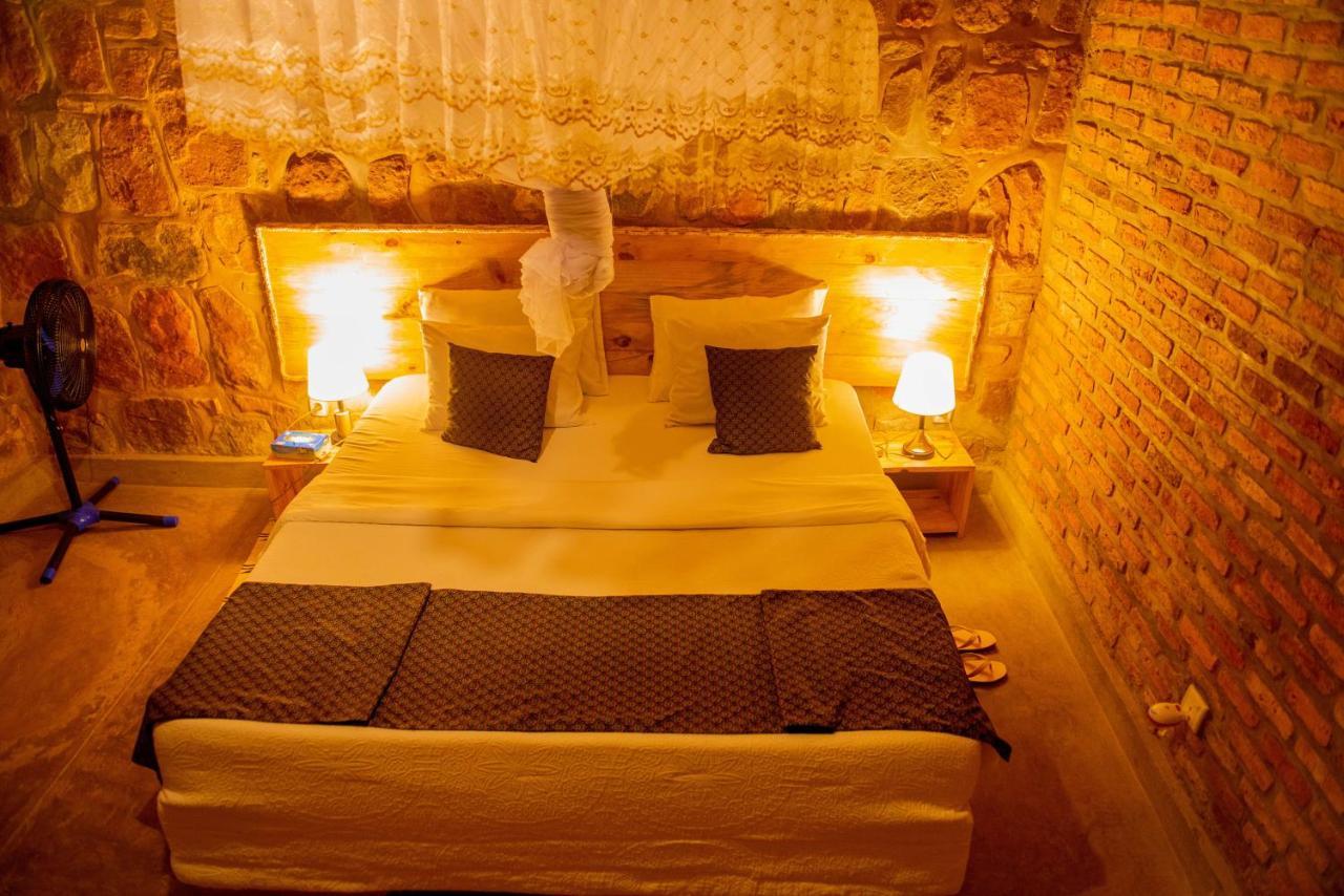 Akagera Transit Lodge Extérieur photo