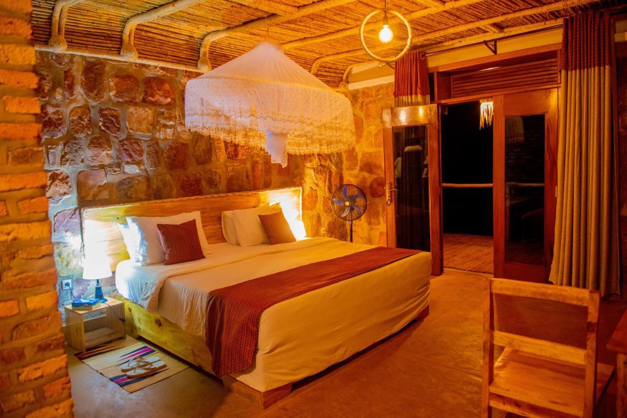 Akagera Transit Lodge Extérieur photo