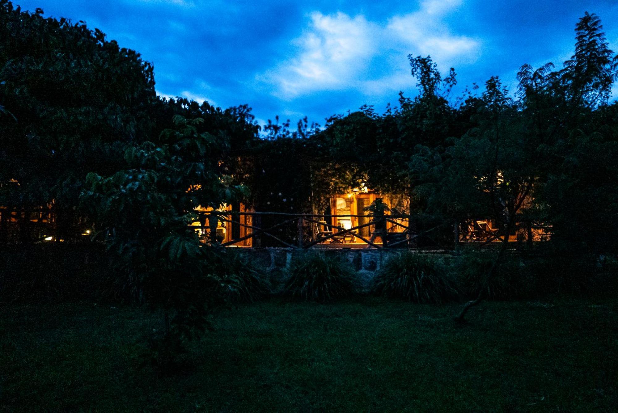 Akagera Transit Lodge Extérieur photo